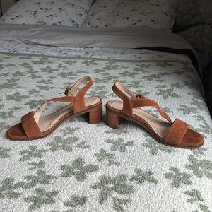 Size 8.5 Cole Haan heels
